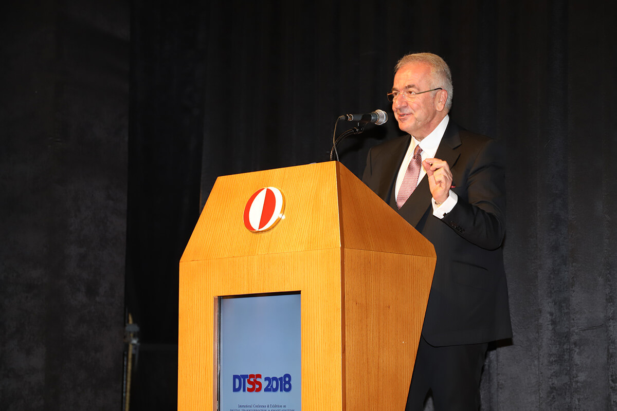 ODTÜ “DİJİTAL DÖNÜŞÜM” KONFERANSI TÜSİAD TOPLANTIDA SANAYİDE DİJİTAL DÖNÜŞÜM KONULU BİR PANEL DÜZENLEDİ