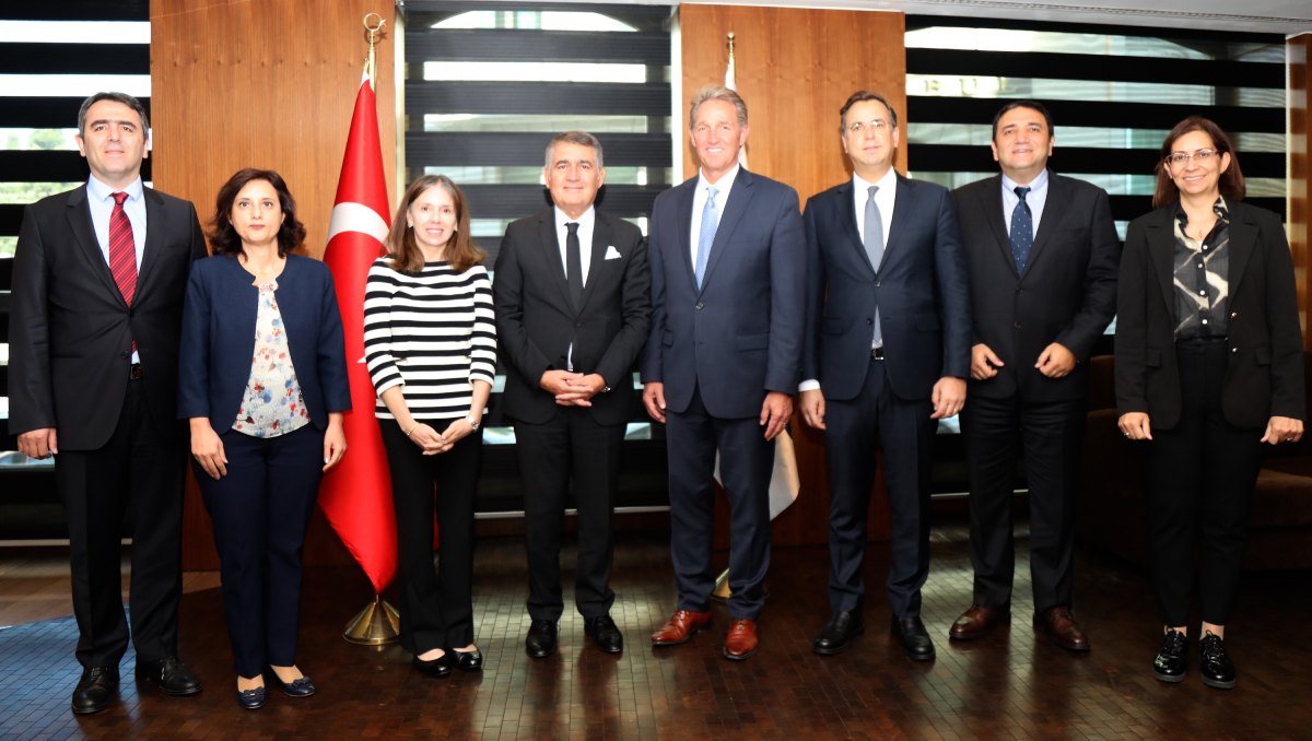 ABD’nin Ankara Büyükelçisi Jeffry Flake ve ABD’nin İstanbul Başkonsolosu Julie Eadeh TÜSİAD’ı ziyaret etti