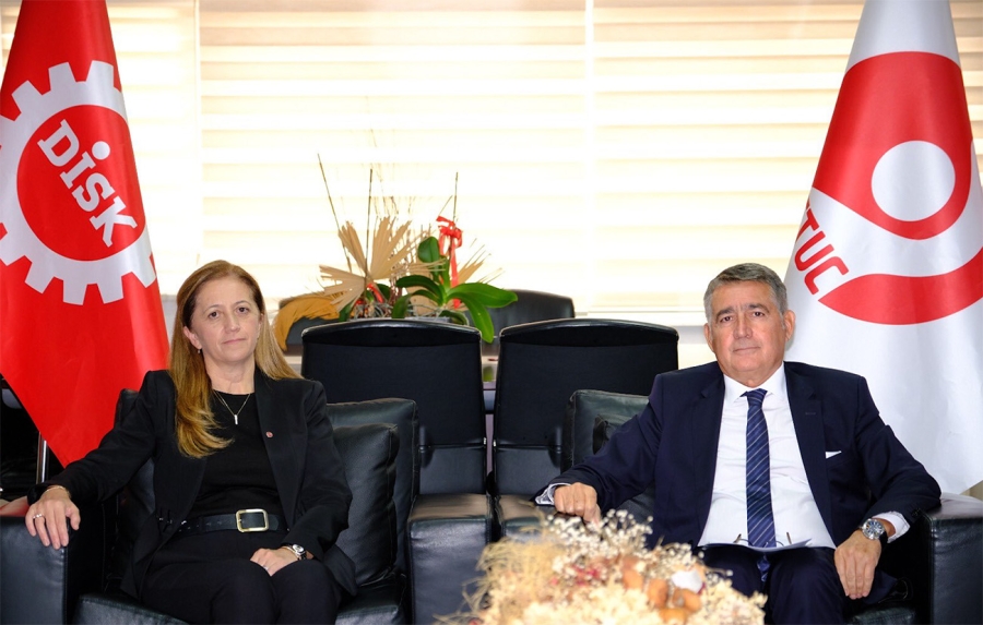 TÜSİAD Yönetim Kurulu Başkanı Orhan Turan DİSK Genel Başkanı Arzu Çerkezoğlu’nu ziyaret etti