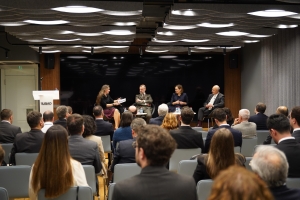 Koç Üniversitesi ve TÜSİAD ortaklığı ile oluşturulan Ekonomik Araştırma Forumu (EAF), “Orta Vadeli Program Sonrası Ekonomik Görünüm” başlıklı bir seminer düzenledi