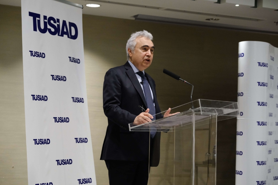 Uluslararası Enerji Ajansı İcra Direktörü Dr. Fatih Birol’un katılımıyla Rusya’nın Ukrayna’yı işgali, dünya enerji pazarları ve küresel enerji dönüşümü ele alındı