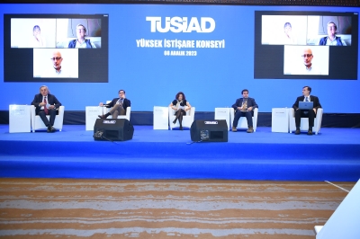 “Cumhuriyet’in İkinci Yüzyılına Girerken Türkiye: Çalıştay Dizisinden Perspektifler”